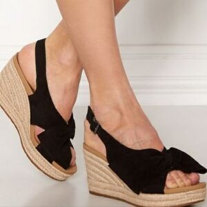 UGG 'camilla' suede bow wedge sandals, size 7.5